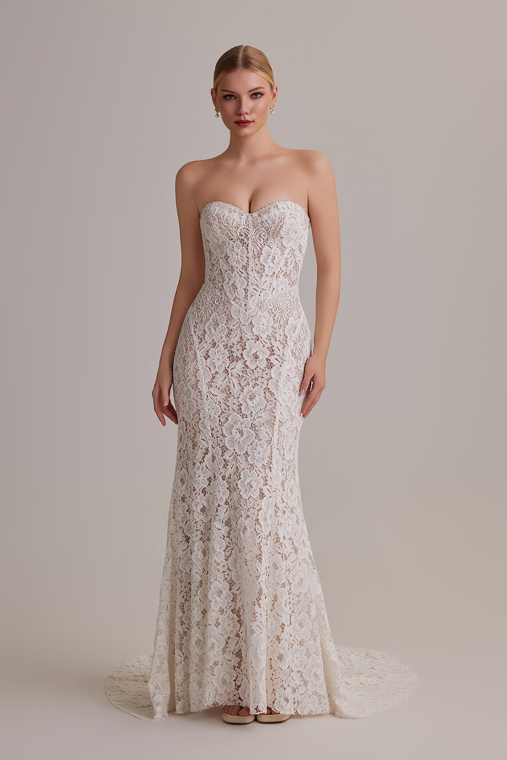 Lace Heart Neck Mermaid Wedding Gown Lace Heart Neck Mermaid Wedding Gown