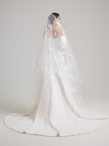 Butterfly three-dimensional floral head veil