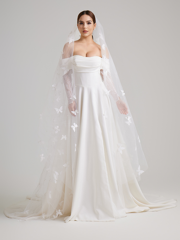 Butterfly three-dimensional floral head veil