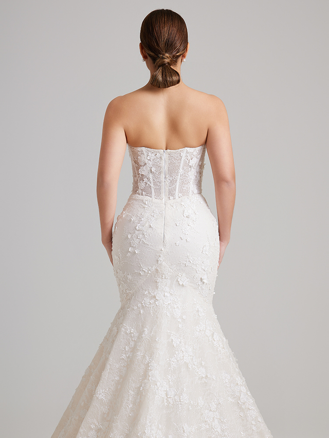 Strapless lace fishtail wedding dress