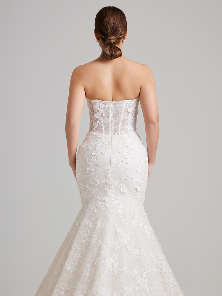 Strapless lace fishtail wedding dress