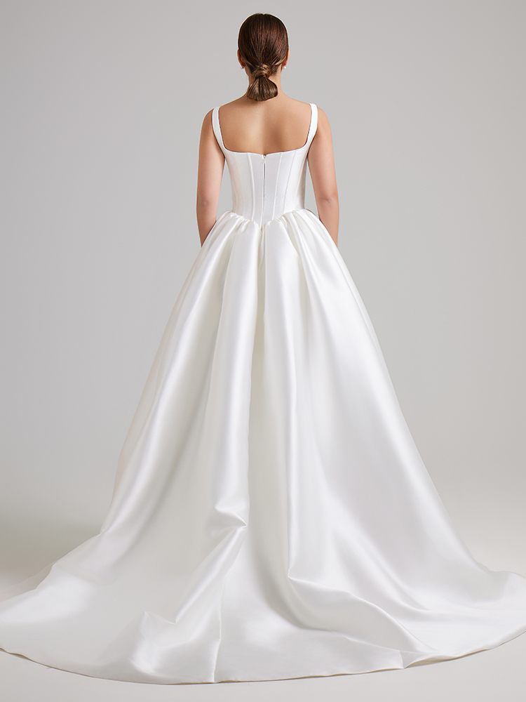 Square Neck Spaghetti Strap Corset Taiwan Satin Ball Gown Wedding Dress with Sweep Train